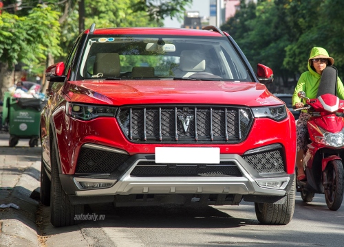 Xe Trung Quốc Zotye Z8 nhái xe sang chạy đầy đường phố Việt