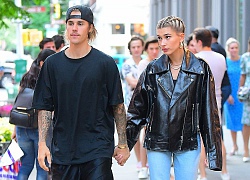 Justin Bieber vừa đụng chạm vòng 3 vừa hôn môi Hailey Baldwin tình tứ giữa phố đông người