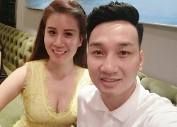 Vợ hai sexy của MC Thành Trung chăm chồng thức đêm xem bóng đá