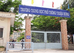 Thí sinh bị tai nạn giao thông được cán bộ hỗ trợ hoàn thành bài thi