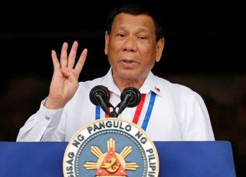 Tổng thống Duterte lại gây choáng váng với phát ngôn báng bổ