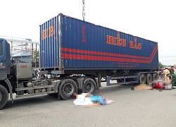 Đôi vợ chồng tử vong dưới bánh xe container, bé trai 10 tuổi nguy kịch