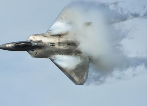 F-35 Mỹ và Su-57 Nga, tiêm kích nào 'trên cơ'?