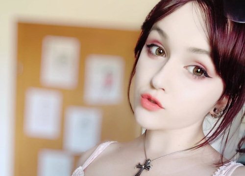 Angie - Nàng nấm lùn Nhật Bản suýt làm tim các chàng trai hết chỗ