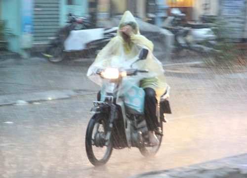 Cuối tuần "chảo lửa" miền Bắc có thể có mưa giông