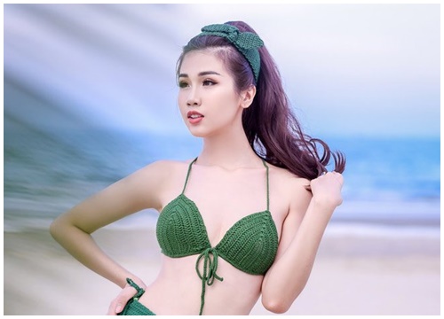 Phương Đài khoe body nóng bỏng bên bờ biển