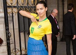 "Thiên thần nội y" Adriana Lima diện áo tuyển Brazil để ủng hộ đội nhà