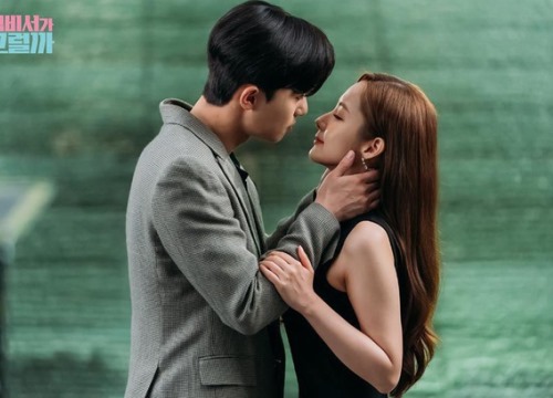 Bị đồn dùng "quyền lực" để có được Park Min Young, Park Seo Joon đáp trả "gắt" bất ngờ