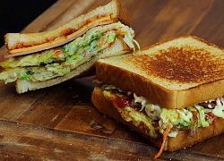 Làm sandwich kiểu Hàn - món ăn đường phố "hút" khách du lịch nước ngoài