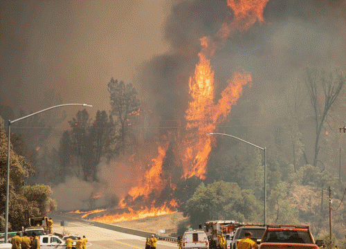 Lửa dữ hoành hành California