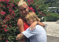 Justin Bieber tựa đầu vào ngực Hailey tình cảm và thừa nhận cô là lý do khiến anh tân trang lại nhan sắc