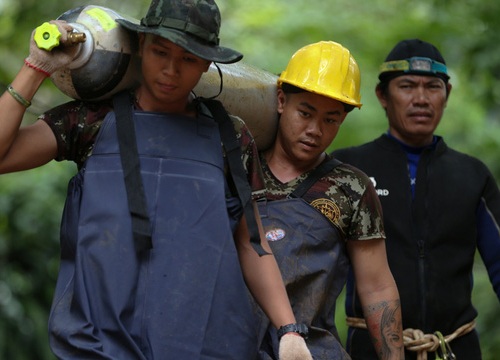 Phương án giải cứu đội bóng Thái Lan sau sự ra đi của thợ lặn