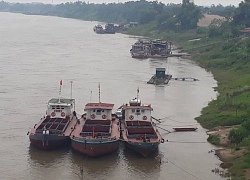 Công an Hà Nội lên tiếng vụ "cát tặc" lộng hành bên bờ sông Hồng