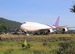 Dân làng choáng khi tỉnh dậy thấy "nữ hoàng bầu trời" Boeing 747 đậu sát nhà