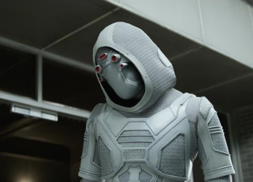 Vì cớ gì Ghost được "chuyển giới" thành chị gái xấu xa trong "Ant-Man and the Wasp"?