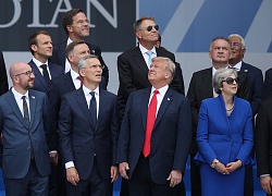 Bức ảnh gây "sốt" của Tổng thống Trump tại thượng đỉnh NATO