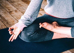 Bạn thường xuyên bị mất ngủ, hãy lưu ngay những bài tập yoga này để nhanh chóng có được giấc ngủ ngon