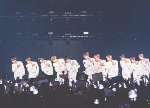 Sau EXO-L, đến lượt fan Wanna One tố bị bảo vệ hành hung, đuổi khỏi concert