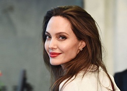 Sau hơn 2 năm ly hôn, con tim Angelina Jolie &#8220;đã vui trở lại&#8221; nhờ sự xuất hiện của một người đàn ông kém tuổi?