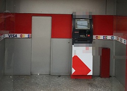 Trụ ATM của ngân hàng bị trộm cạy phá