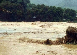 Yên Bái: Núi lở, lũ dâng cao cuốn trôi Phó Bí thư xã và 7 người dân