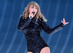 Dầm mưa hát và nhảy suốt gần 2 tiếng: hãy bảo vệ sức khoẻ của mình chứ, Taylor Swift!