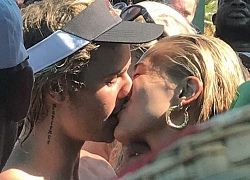 Justin và Hailey hẳn là cặp đôi &#8220;nghiện hôn&#8221; nhất, từ trên phố đến trong nhà hàng vẫn luôn môi kề môi!