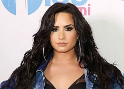 Demi Lovato và đám bạn tụ tập thâu đêm trước khi sốc thuốc