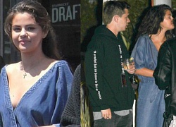 Selena Gomez "thả rông" vòng 1 gợi cảm xuất hiện cùng bạn trai tin đồn giống Brooklyn Beckham