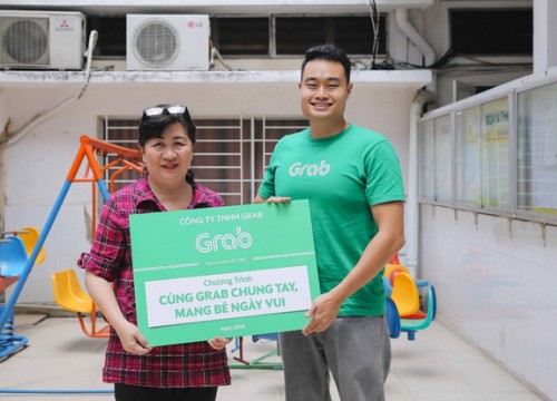 Grab chung tay nuôi dưỡng tình yêu công nghệ cho trẻ kém may mắn