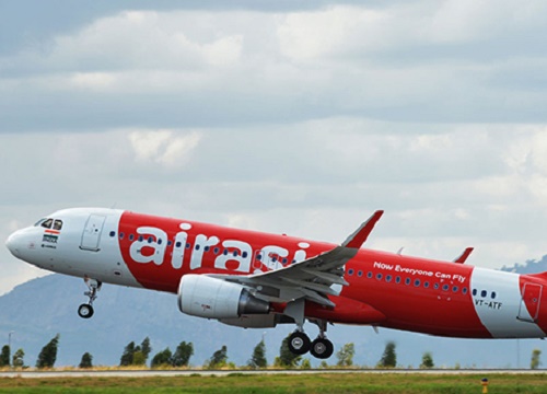 Thiếu nữ 19 tuổi là mẹ của trẻ sơ sinh tử vong trên máy bay AirAsia