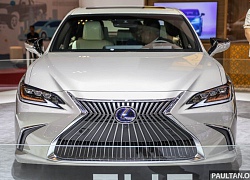 Cận cảnh Lexus ES 2019 đầu tiên cập bến Đông Nam Á