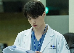 &#8216;Life&#8217;: Rụng tim trước loạt ảnh &#8216;đẹp không góc chết&#8217; của Lee Dong Wook và &#8216;tình đầu&#8217; của Son Ye Jin