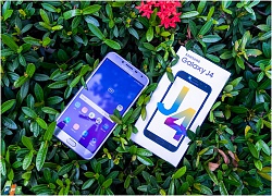 Mở hộp Samsung Galaxy J4 Lavender: Vẻ đẹp ma mị với màu sắc độc đáo!