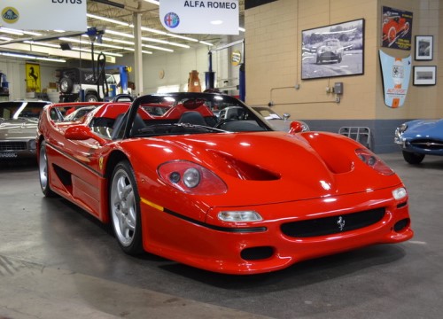 Siêu xe Ferrari F50 qua sử dụng giá hơn 2 triệu USD