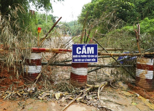 Thêm nhiều đường, nhà nứt toác, chực sập xuống sông Đà