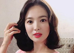 Ảnh fan chụp vội đã đẹp, Song Hye Kyo còn khiến dân tình thêm phần náo loạn bằng loạt hình selfie quá xuất sắc