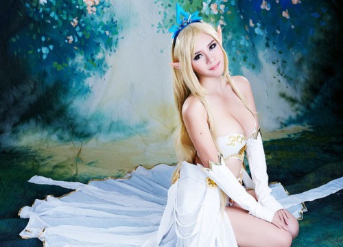 Cosplay Janna "ngực khủng" đốn tim fan Liên Minh Huyền Thoại