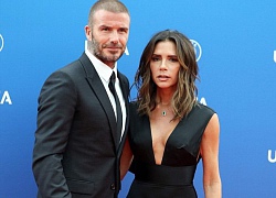 Hộ tống chồng đi nhận giải thưởng, Victoria Beckham lại trông buồn bã như vừa "bị mất sổ gạo"!