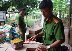 Mua nửa tấn pháo hoa ở chợ mang sang tỉnh khác tiêu thụ