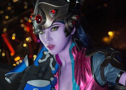 Overwatch: Julia tiếp tục 'gây bão' với cosplay Widowmaker