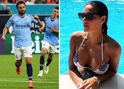 Bạn gái ngôi sao Man City diện bikini khoe dáng nóng bỏng