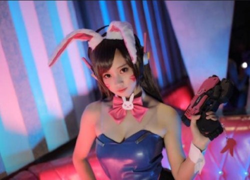 Cosplay thỏ ngọc D.VA đẹp đến nao lòng