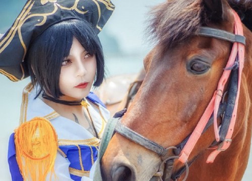 Ngắm cosplay Fiora 'kín cổng cao tường' siêu ngầu