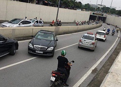 Tài xế lái xe mang biển 'ngũ quý' chạy ngược chiều trong hầm Kim Liên gây bức xúc