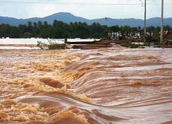 Kon Tum: Nước lũ nhấn chìm nhiều vùng huyện biên giới Ia H'Drai