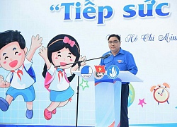 Ngàn người đi bộ tiếp sức HSSV trước thềm năm học mới