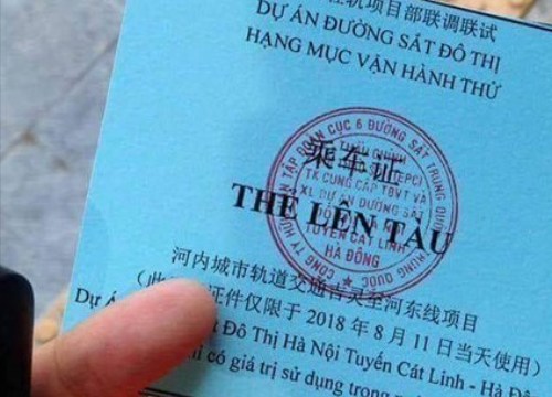 Vì sao chữ Trung Quốc in trên thẻ đi thử tàu Cát Linh-Hà Đông?