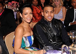 Rihanna thích thú khi biết Chris Brown vẫn còn bị &#8220;ám ảnh&#8221; bởi cô