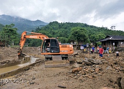 Chủ tịch Hội NDVN vượt núi tặng quà đồng bào Yên Bái sau thiên tai